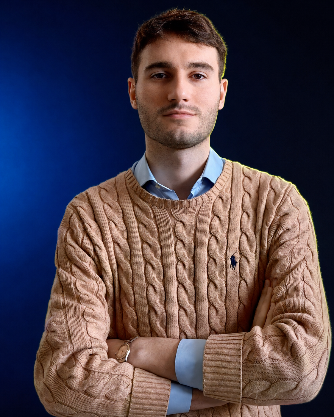 Lorenzo Pasquale con camicia e maglia